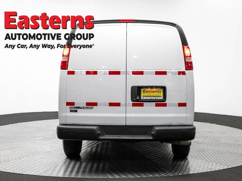 Used 2021 Chevrolet Express 2500 RWD image 6