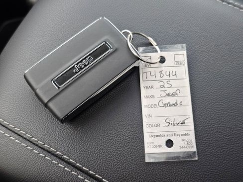 New 2025 Jeep Grand Cherokee L Limited w/ Black Appearance Package image 31