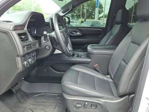 Used 2024 Chevrolet Tahoe Z71 w/ Luxury Package AWD/4WD image 10