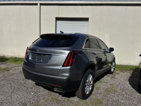 Used 2021 Cadillac XT5 Luxury FWD image 3