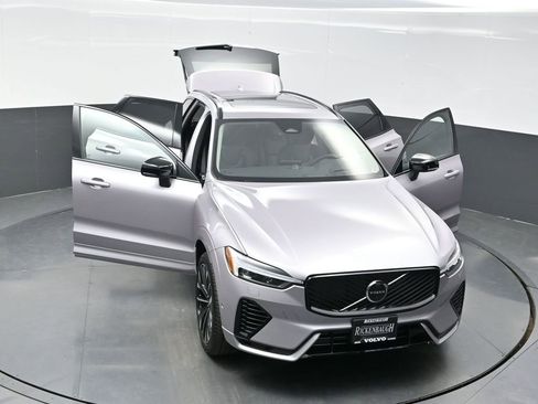 New 2026 Volvo XC60 T8 Ultra w/ Climate Package AWD/4WD image 32