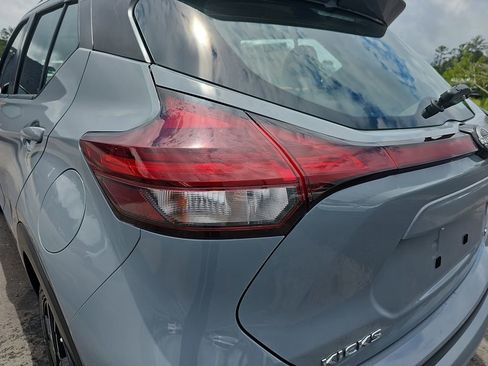 Used 2022 Nissan Kicks SR w/ Interior Electronics Package FWD image 16