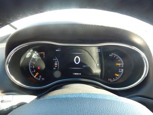 Used 2015 Jeep Grand Cherokee Limited w/ Luxury Group II image 16