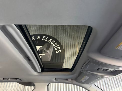 Used 2017 GMC Sierra 3500 Denali AWD/4WD image 29
