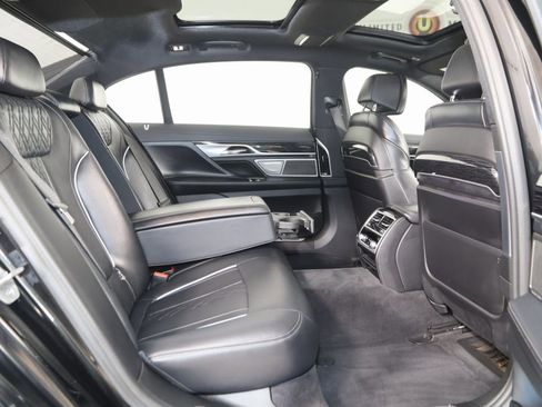 Used 2022 BMW 750i xDrive w/ M Sport Package image 15