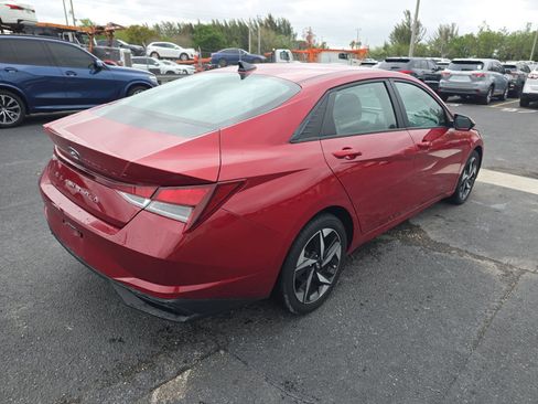 Used 2023 Hyundai Elantra SEL w/ Convenience Package image 6