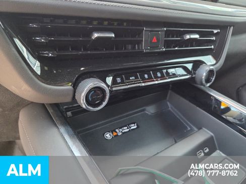 Used 2025 Chevrolet Tahoe LT AWD/4WD image 9