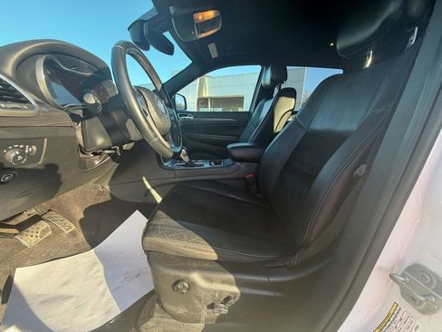 Used 2018 Jeep Grand Cherokee Altitude image 17