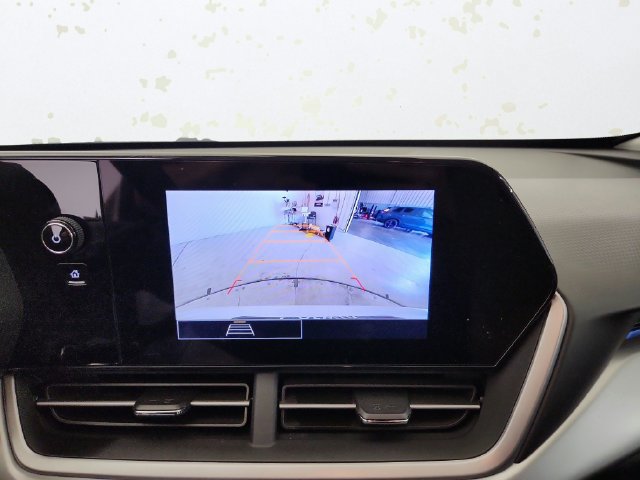 Used 2025 Chevrolet Trax LS w/ LS Convenience Package FWD image 16