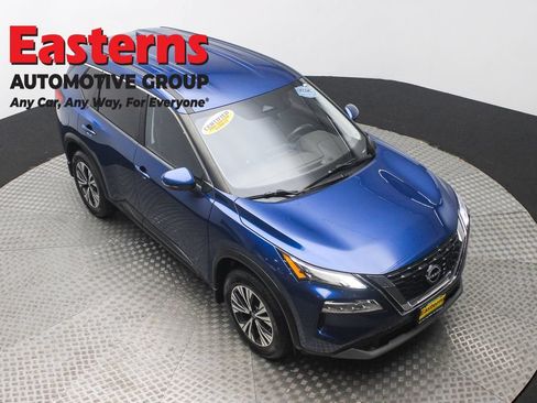 Used 2022 Nissan Rogue SV AWD/4WD image 3