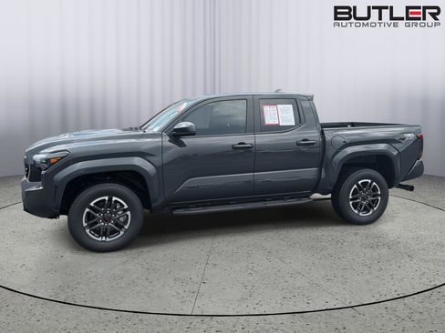 Certified 2025 Toyota Tacoma TRD Sport RWD image 3