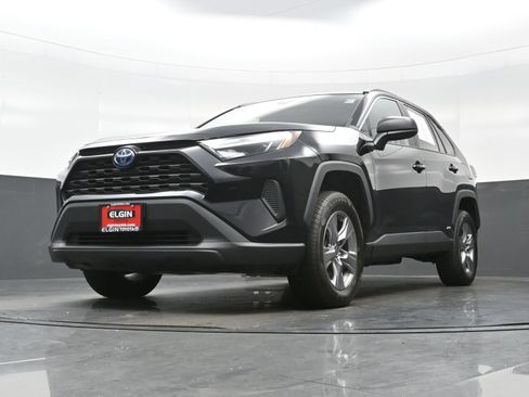 Used 2023 Toyota RAV4 LE AWD/4WD image 26