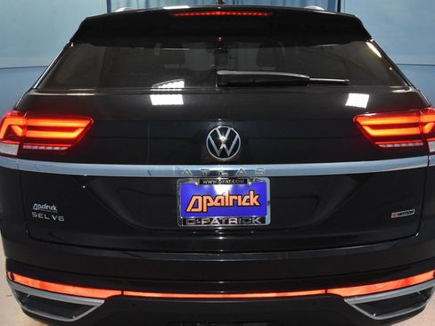 Used 2022 Volkswagen Atlas Cross Sport SEL image 28