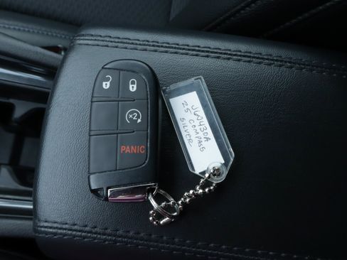Used 2025 Jeep Compass Latitude AWD/4WD image 29