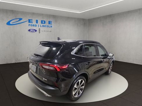 Certified 2025 Ford Escape Platinum AWD/4WD image 10