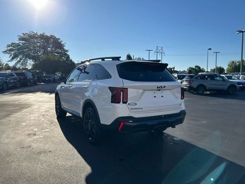Used 2025 Kia Sorento SX AWD/4WD image 9