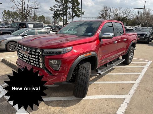 Used 2023 GMC Canyon Denali image 2