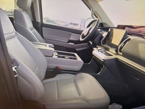 Used 2025 Ford Expedition Max Active image 18