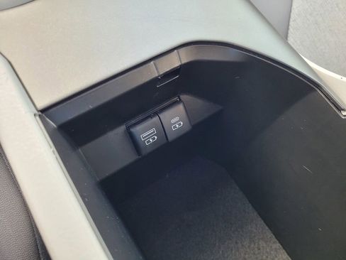 Used 2022 Toyota Camry LE w/ Carpet Mat Package (TMS) FWD image 16