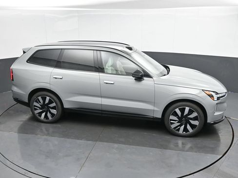 Used 2025 Volvo EX90 Ultra AWD/4WD image 34