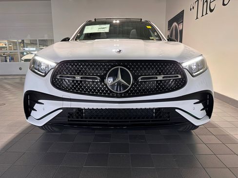 New 2025 Mercedes-Benz GLC 300 4MATIC image 2