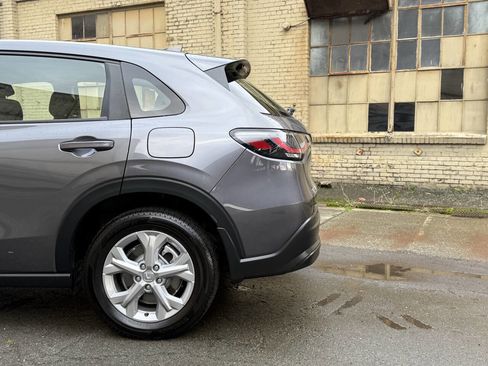 Used 2023 Honda HR-V LX image 38