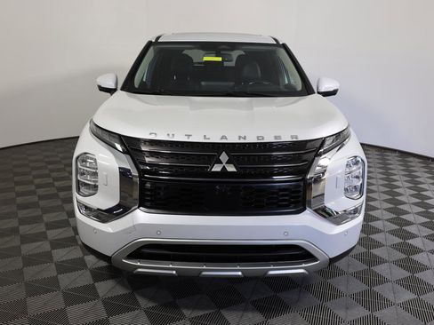 Used 2022 Mitsubishi Outlander SE AWD/4WD image 2