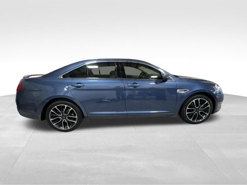 Used 2018 Ford Taurus SEL w/ Equipment Group 201A FWD image 4