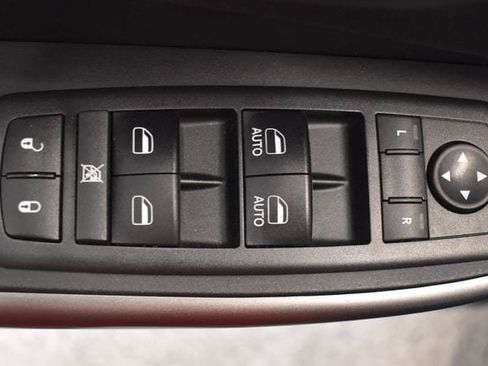 Used 2019 Jeep Cherokee Limited AWD/4WD image 21