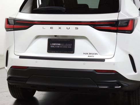 Used 2025 Lexus NX 350h AWD w/ Accessory Package (2T) image 9