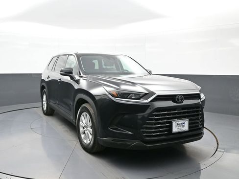 Certified 2025 Toyota Grand Highlander AWD image 3