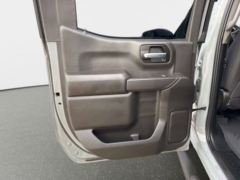 Used 2025 Chevrolet Silverado 1500 Custom Trail Boss w/ LPO, Dark Essentials Package image 12