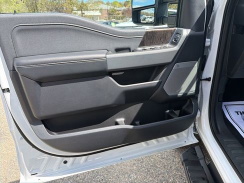 Used 2024 Ford F250 Lariat w/ Lariat Ultimate Package AWD/4WD image 12