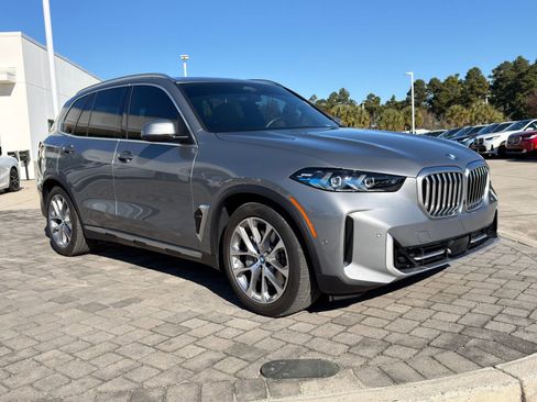 Used 2024 BMW X5 xDrive50e image 7