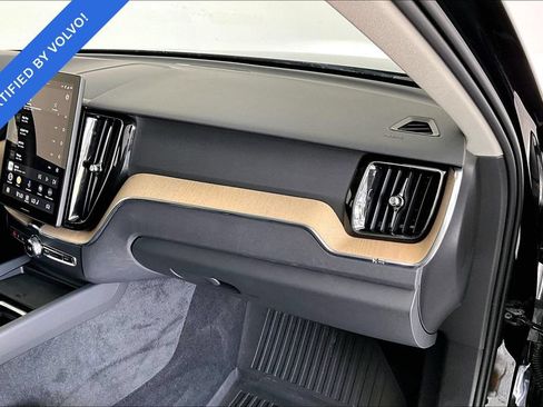 Used 2026 Volvo XC60 B5 Plus AWD/4WD image 19