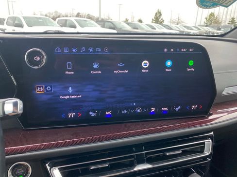 Used 2024 Chevrolet Traverse Z71 image 20