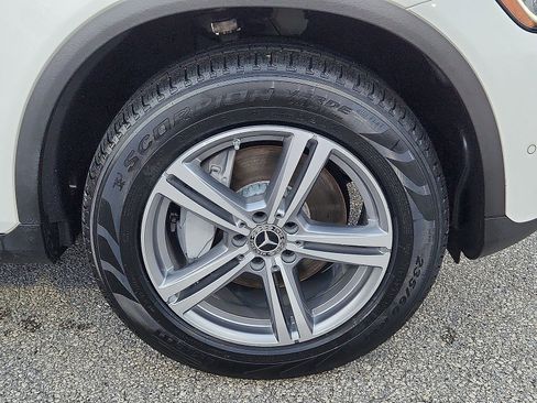 Used 2021 Mercedes-Benz GLC 300 4MATIC image 27