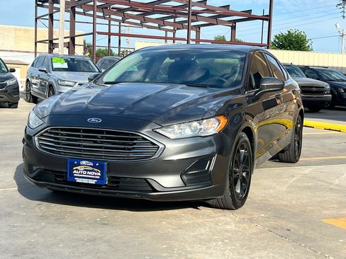 Used 2020 Ford Fusion SE FWD image 3