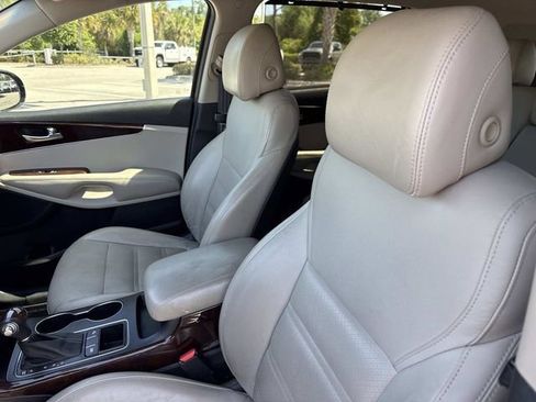 Used 2017 Kia Sorento EX w/ EX Premium Package FWD image 21