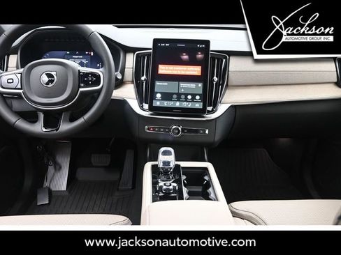 Used 2026 Volvo XC90 B6 Ultra w/ Protection Package Premier image 1