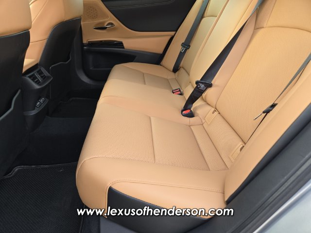 Used 2025 Lexus ES 350 w/ Accessory Package (Z2) FWD image 13
