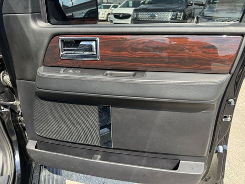 Used 2016 Lincoln Navigator Reserve AWD/4WD image 35