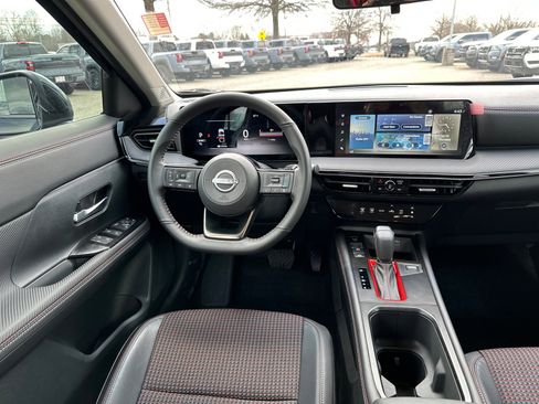 Used 2025 Nissan Kicks SR image 23