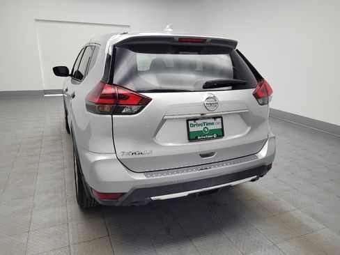Used 2018 Nissan Rogue S image 6