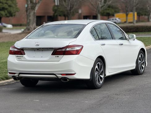 Used 2016 Honda Accord EX-L image 8
