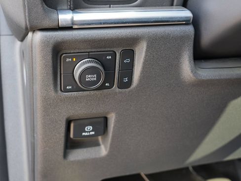Used 2025 Ford Expedition Platinum AWD/4WD image 16