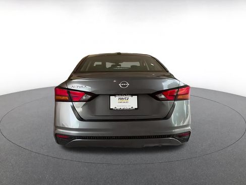 Used 2025 Nissan Altima 2.5 SV FWD image 12