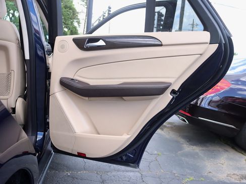 Used 2017 Mercedes-Benz GLE 350 4MATIC image 38