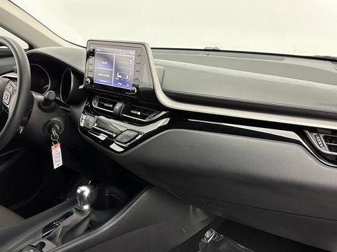 Used 2021 Toyota C-HR LE FWD image 31