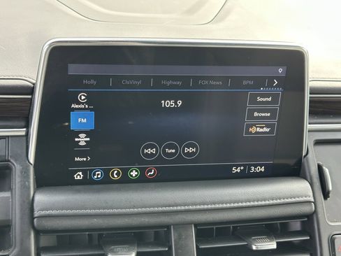 Used 2021 Chevrolet Tahoe LT w/ LT Signature Package image 30